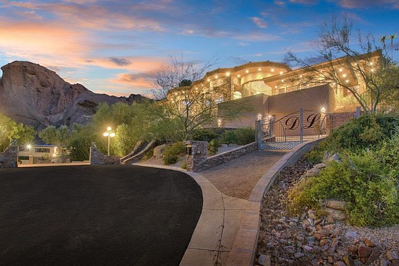 Alicia Keys and Swizz Beatz have sold their Camelback Mountain vacation home in Phoenix with stunning views of Echo Canyon …