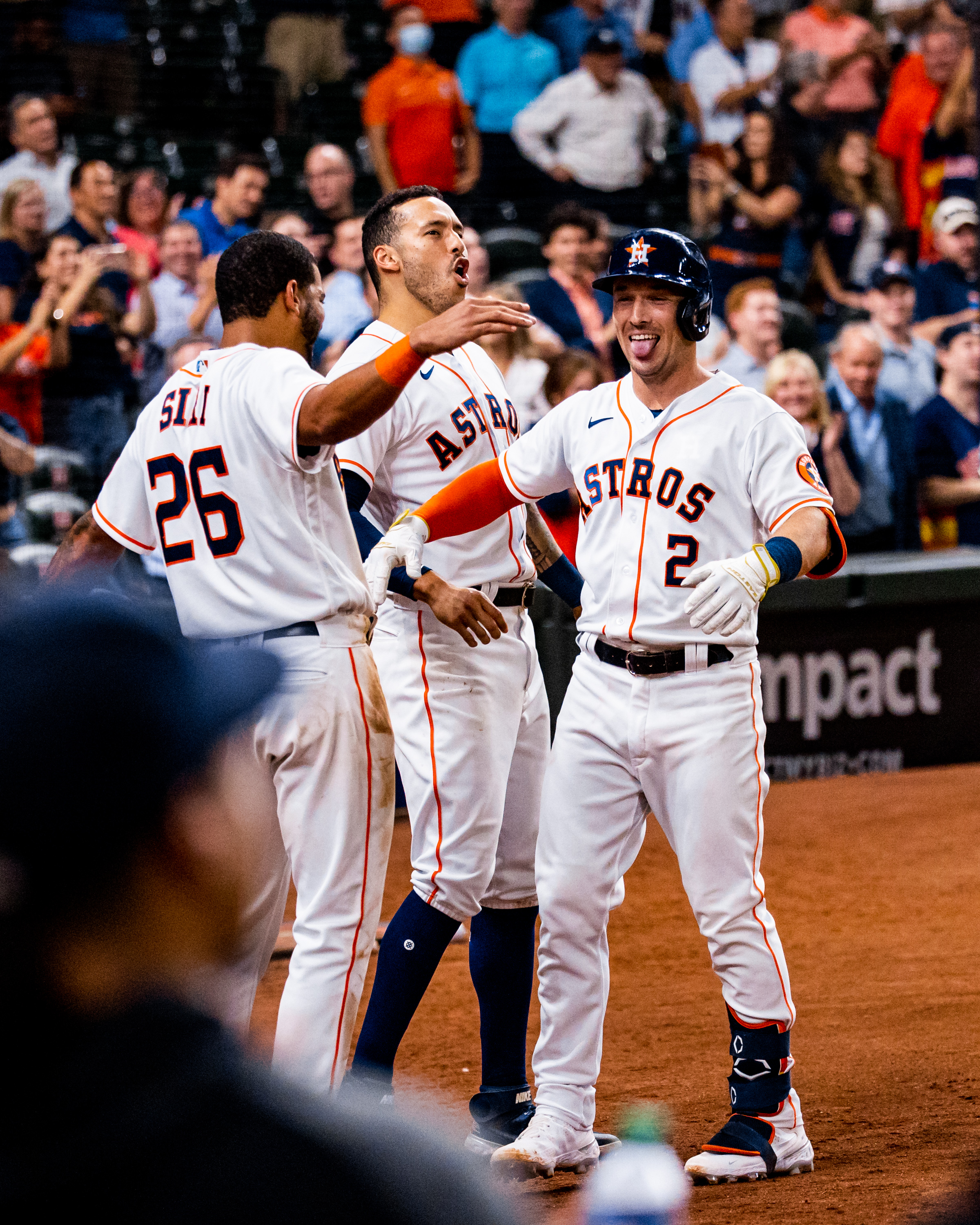 Bregman homers, has 3 RBIs to lead Astros over Mariners 4-2