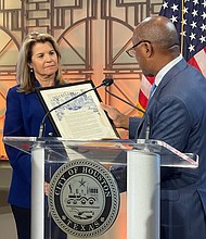 Mayor Slyvester Turner announces the second round of Comcast RISE Investment Fund grants for Houston area minority-owned small businesses.  Mayor Turner recognized Comcast Houston with a proclamation presented to Toni Beck, Vice President of External Affairs for Comcast Houston.