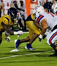 Defensive tackle Jason Dumas