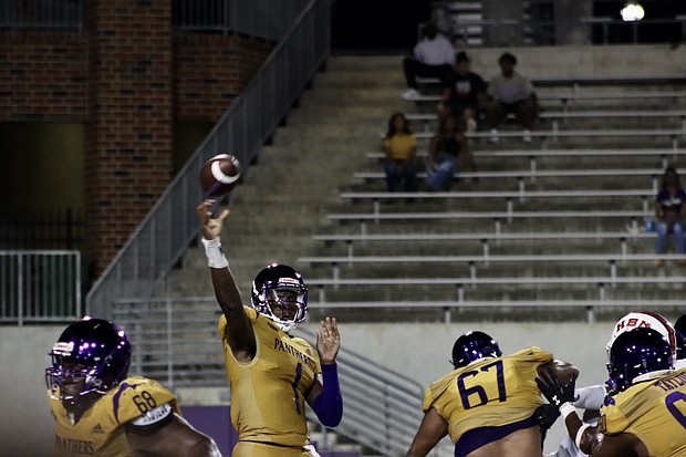 Quarterback Jawon Pass