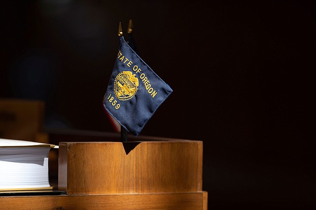 Oregon approves the nation's first new congressional map. The Oregon State flag is pictured here at the Oregon State Capitol in Salem, Oregon on September 20.
Mandatory Credit:	Brian Hayes/Statesman Journal/Imagn Content Services