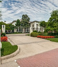 Emmitt Smith’s home is for sale at $2.2 million and includes a dinner date with him.