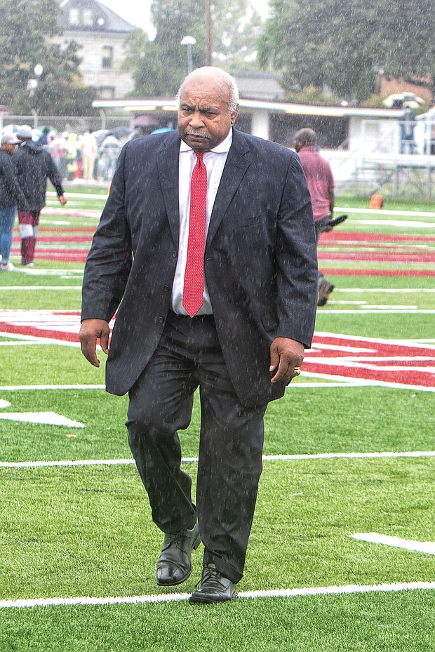 Mr. Lanier, a pro football hall of famer who grew up playing on Hovey Field when he was a student at Maggie L. Walker High School, was recognized for leading the effort to refurbish the field and stadium.
