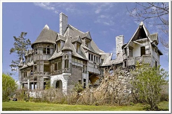 Would anyone in their right mind buy a haunted house? According to a survey by Realtor.com, 33% out of 1,000 …