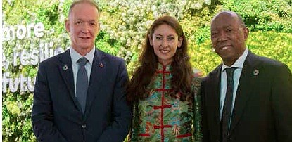 Pictured from left- Robin Watson (Wood CEO) and Lauren Sorkin (Resilient
Cities Network Executive Director) and Mayor Turner