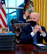 President Joe Biden on January 4 will make brief remarks addressing the rapid spread of the Omicron variant of the coronavirus in the US and the steps his administration is taking to address it, according to the White House.
Evan Vucci/AP