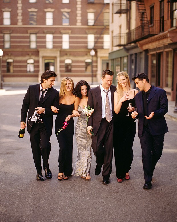 Cast members of NBC's comedy series "Friends." Pictured: David Schwimmer as Ross Geller, Jennifer Aniston as Rachel Green, Courteney Cox as Monica Geller, Matthew Perry as Chandler Bing, Lisa Kudrow as Phoebe Buffay, Matt LeBlanc as Joey Tribbiani.
Mandatory Credit:	Warner Bros. Television/Getty Images