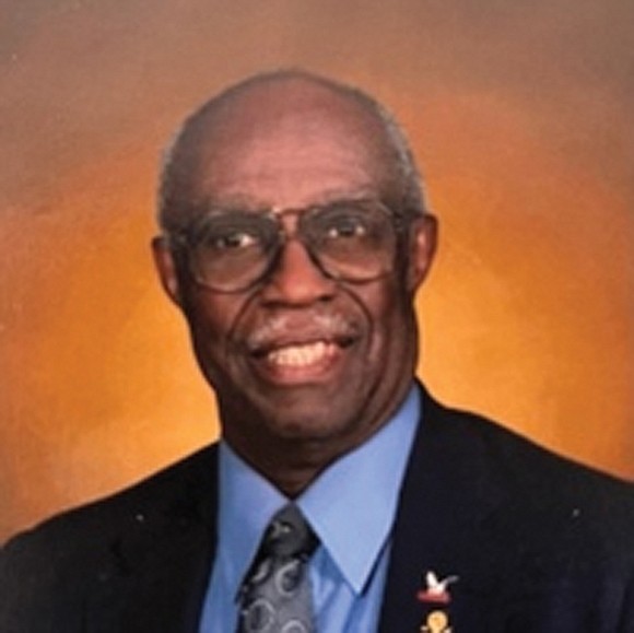 Gurtha “Gil” Gilchrist Jr., who taught physical education and health at Armstrong High School for 30 years, has died.