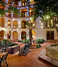 Omni La Mansión Courtyard