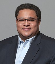 Jonathan Swain is a business owner and community leader who is running for the 1st Congressional District. He is the owner of Kimbark Beverage Shoppe, co-founder of Black Bench Chicago and founder of Hyde Park Brew Fest/Summer Fest.
PHOTO PROVIDED BY JONATHAN SWAIN