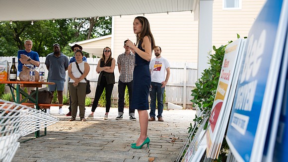 The two dozen volunteers who gathered outdoors on a humid Saturday morning had a very specific assignment: Fan out through … The two dozen volunteers who gathered outdoors on a humid Saturday morning had a very specific assignment: Fan out through …