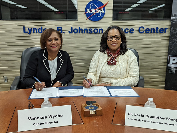 TSU President Dr. Lesia L. Crumpton-Young and NASA Johnson Space Center Director Vanessa Wyche sign Space Act Agreement