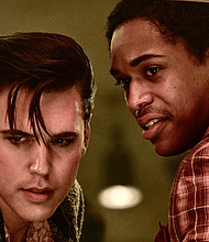 Austin Butler as Elvis and Kelvin Harrison Jr.  as B.B. King in Elvis