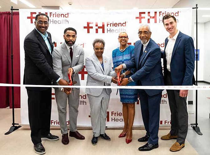 Friend Health opened its Woodlawn facility on Friday, July 8, at 6320 S. Cottage Grove. The facility will provide health, mental health and dental
services to people in Woodlawn and the surrounding communities. PHOTO BY NICEE MARTIN PHOTOGRAPHY