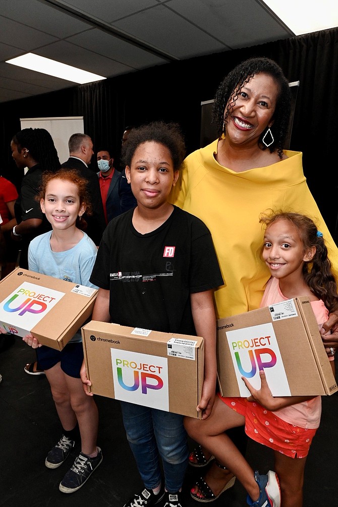 Dorri McWhortr with South Side YMCA Youth. Photo provide by Comcast