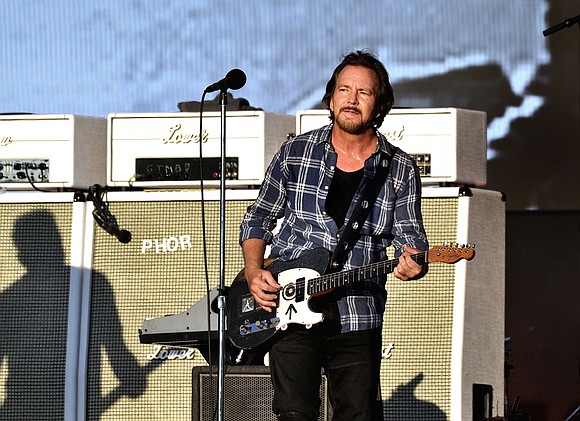 Extreme heat in Europe has caused famed rock band Pearl Jam to cancel its concert in Vienna on Wednesday night.