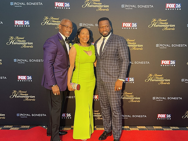 (L-R) Annual Houston Humanitarian Awards and RAK Day Founders David and Treveia Dennis with 2022 Humanitarian Awards Honoree Curtis “50 Cent” Jackson
Photo: Boost 1 Marketing