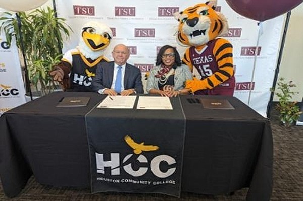 TSU President Lesia L. Crumpton-Young and HCC Chancellor Cesar Maldonado signed a memorandum of understanding, formalizing partnership to make transferring to TSU easier for HCC students