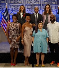 Mayor Sylvester Turner, joined by HPL Deputy Director Nicole Robinson, Capital One Bank Market President Yasmin Huebinger, and OBO Director Marsha Murray, recognized Liftoff Houston alumni who have grown their businesses past the startup phase: 2019 Service Category winner Sherhara Downing of SpeakHaus and business partner Christa Clarke, 2016 Service Category winner Jennifer Thai of Awesome Bites Co., and 2018 Innovation Category winner Alphonso Roundtree of Social Bevy.