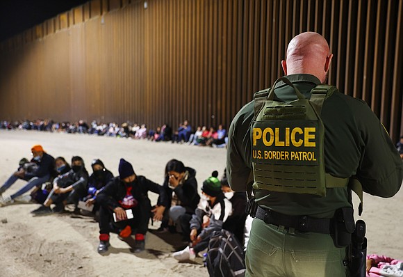 Border Patrol agents in Arizona have confiscated the turbans of dozens of Sikh men seeking asylum in the United States, …