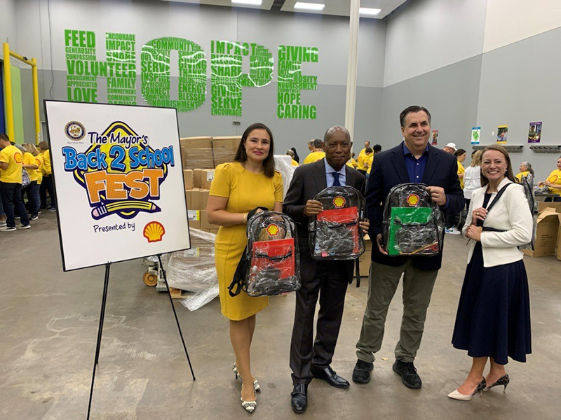Mayor's Back To School Fest Presented By Shell Provides Thousands Of