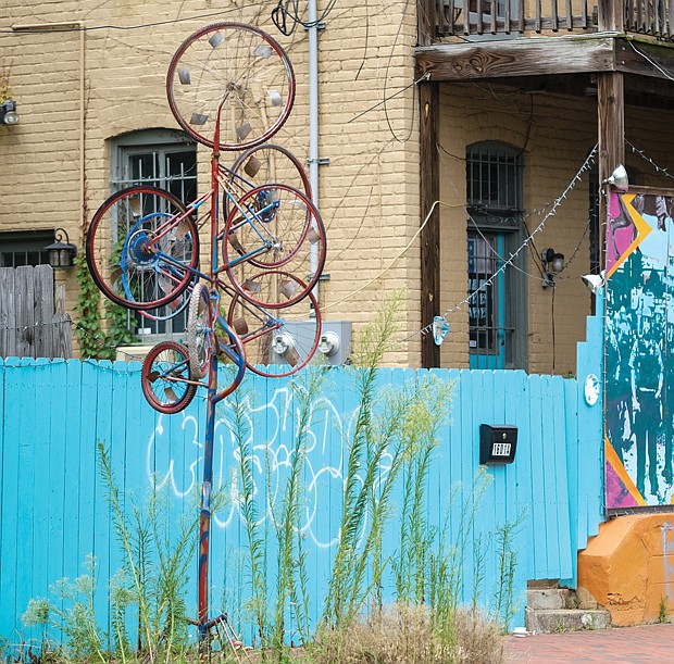 Richmond’s tradition of public art is colorfully displayed on this building at 1602-A S. Lom- bardy St. in The Fan. Richmond increasingly incorporates public art on buildings, sidewalks, parks and playgrounds as a backdrop to the city’s diversity, energy and spirit.