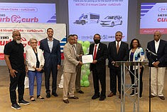 Praising the Authority's efforts to provide an equitable and accessible transportation alternative to the Hiram Clarke community, U.S. Rep. Al Green presented METRO with a Certificate of Special Congressional Recognition.