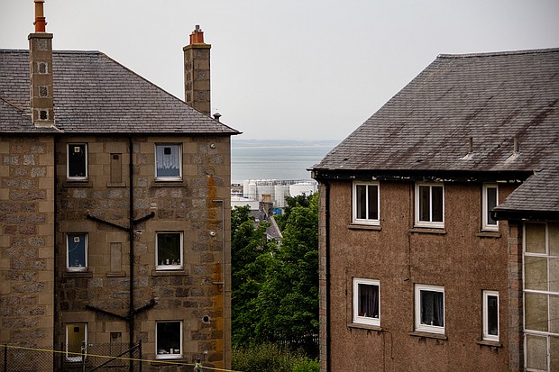 The United Kingdom will have to find an answer to soaring energy bills soon or risk a humanitarian crisis. But freezing gas and electricity prices over the next two winters could cost the government over £100 billion ($118 billion).
Mandatory Credit: Emily Macinnes/Bloomberg/Getty Images