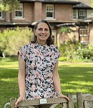 Dr. Elizabeth Strauch