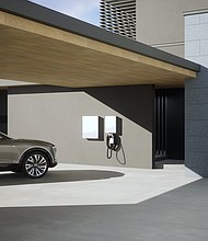 Rendering of anticipated Ultium Home offerings. Simulated product shown, subject to change. Simulated vehicle shown. Actual production model will vary.