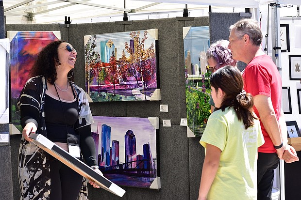 Lauren Luna returns to the First Saturday Arts Market Nov 5, 2022 - Photo by Ana Guzman -