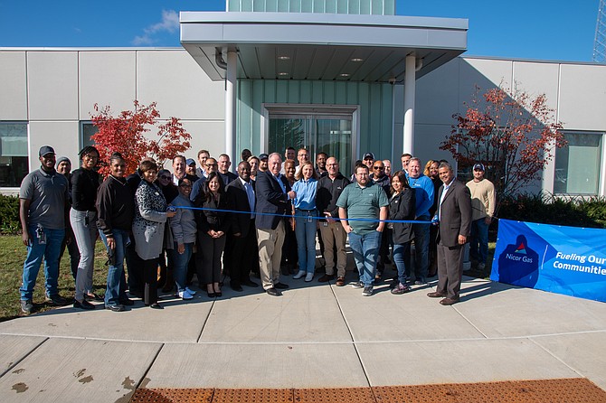 Nicor Gas hosted a celebration for its new Glenwood Facility. PHOTO BY CHICAGO SOUTHLAND
CHAMBER OF COMMERCE.