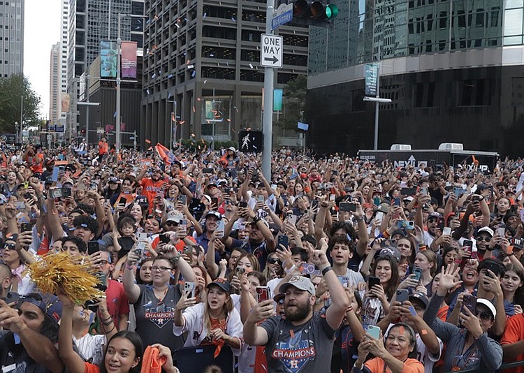 6 views showing the incredible amount of people at the Astros parade -  Article - Bardown
