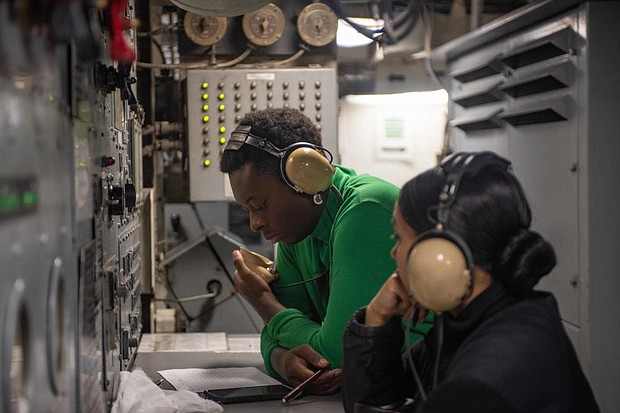 PHILIPPINE SEA
11.08.2022
Photo by Seaman Eric Stanton
USS RONALD REAGAN (CVN 76)