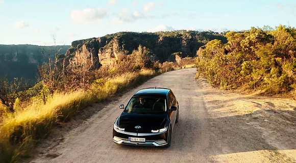 Hyundai Motor’s award-winning all-electric SUV supports the American actor’s eco-centric exploration of Australia in ‘Down to Earth with Zac Efron: …