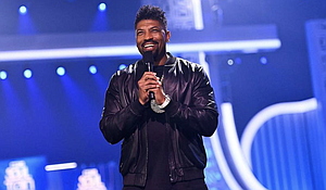 comedian and writer Deon Cole hosted the 2022 Soul Train Music Awards