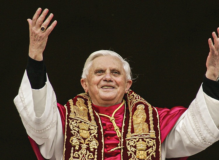 arkiv industri Ashley Furman Pope Francis praises 'gentle' Pope Benedict XVI ahead of funeral | Richmond  Free Press | Serving the African American Community in Richmond, VA