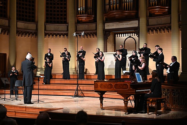 The Grammy® Award-winning Houston Chamber Choir, under the direction of Robert Simpson, presents the regional premiere of Sarah Kirkland Snider’s Mass for the Endangered with Loop38 on Saturday, Feb. 4 at St. John the Divine Episcopal Church

Credit: Jeff Grass Photography