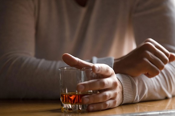 Keeping alcohol consumption to one or two drinks a day lessened the odds of developing dementia, according to a study …