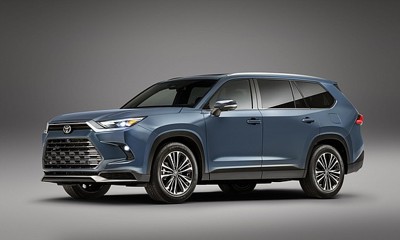 The 2024 Toyota Grand Highlander made its world premiere hours before the opening day of the Chicago Auto Show to …