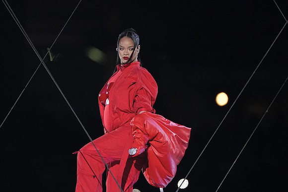 Rihanna was above it all. And pregnant to boot.