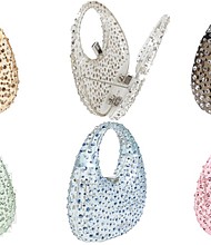 Bamboo Bag Dimensions
Total height: 26 cm
Height without handle: 15 cm
Width: 14,5 cm
Depth: 9,5 cm
Real dried flowers, lemons in an acrylic case
Bamboo handle and rattan top
Gold plating