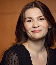 Contralto Cecelia McKinley