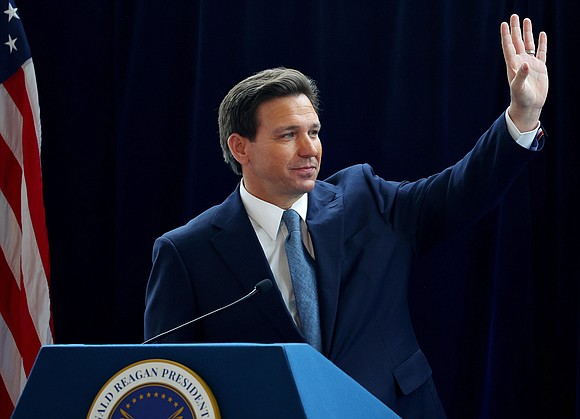 Florida Gov. Ron DeSantis made his first appearance in Iowa on Friday, an unmistakable flirtation for a top-tier Republican presidential …