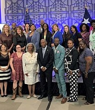 Complete Communities University Spring 2023 graduates are all smiles, joined by Mayor Sylvester Turner, Shannon Buggs, Director of the Mayor's Office of Complete Communities, TaKasha Francis, Director of the Department of Neighborhoods, and CCU staff.