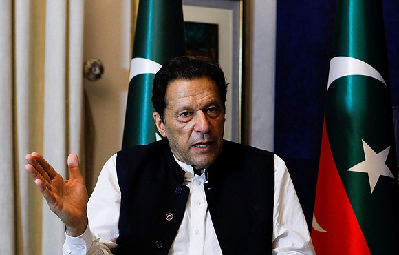 Pakistan's Supreme Court ruled on Thursday that the arrest of former Prime Minister Imran Khan was unlawful, overturning a lower …