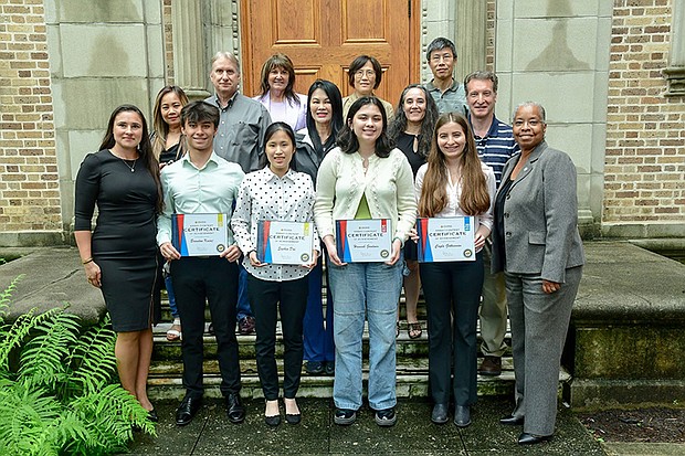 City of Houston Mayor’s Office of Education Director Olivera Jankovska (front left) and Human Resources Department Director Jane Cheeks (front right) with Public Service Recognition Week High School Essay Contest winners Brandon Kusaj (Porter High School, Honorable Mention), Sophia Dai (Carnegie Vanguard High School, Honorable Mention), Hannah Goodwin, (Bellaire High School, First Place), and Cayla Gottesman (Carnegie Vanguard High School, Third Place).