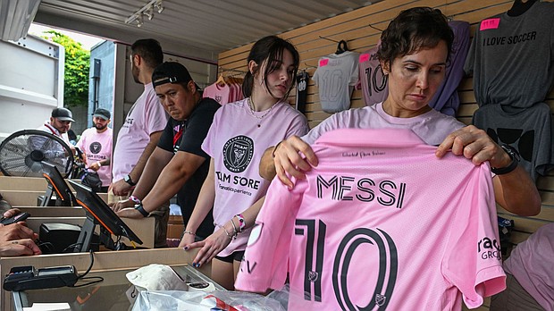 Fans buy Lionel Messi's jersey before his debut for Inter Miami on July 21.
Mandatory Credit:	Giorgio Viera/AFP via Getty Images