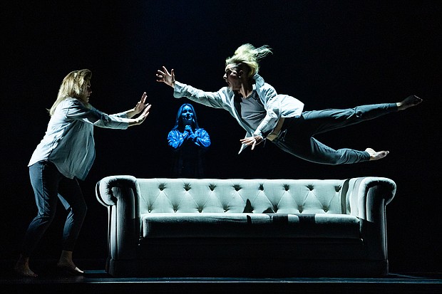 (L to R) Heidi Blickenstaff, Allison Sheppard and Jena VanElslander in the North American Tour of JAGGED LITTLE PILL. Photo by Matthew Murphy for MurphyMade, 2022